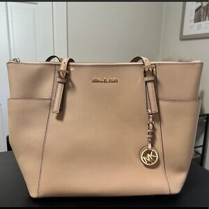 Michael Kors Jet Set Item Large East-West Top Zip Tote – Oyster Leather (NWT)